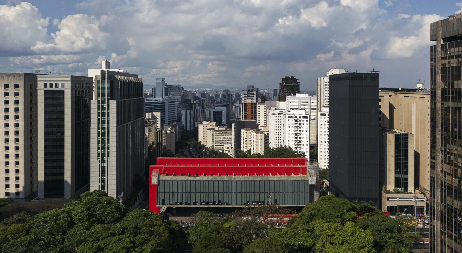 Lina e Pietro Maria Bardi: conheça o novo Masp e veja fotos