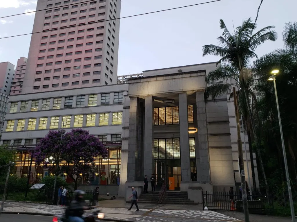 Conheça a história e veja o que fazer na Biblioteca Mário de Andrade