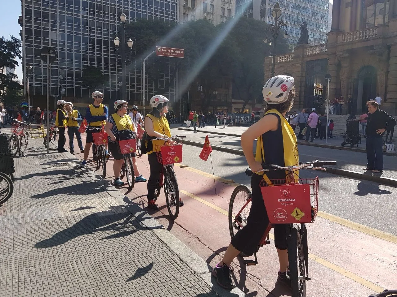 City tours para curtir o centro de São Paulo: a pé, de bike, de dia, à noite