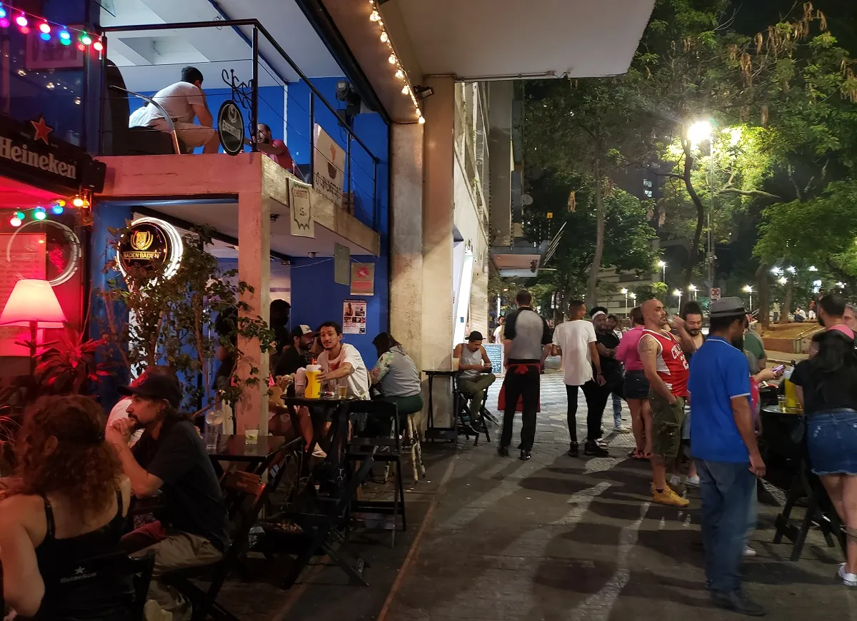 Conheça todos os bares da Praça Roosevelt, o point da boemia no centro de São Paulo