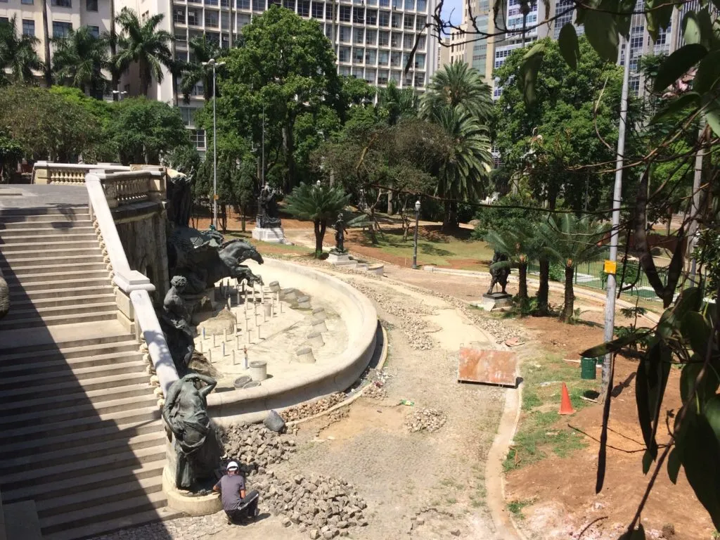 Fechada para reforma, Praça Ramos de Azevedo será entregue em dezembro com festa ao ar livre
