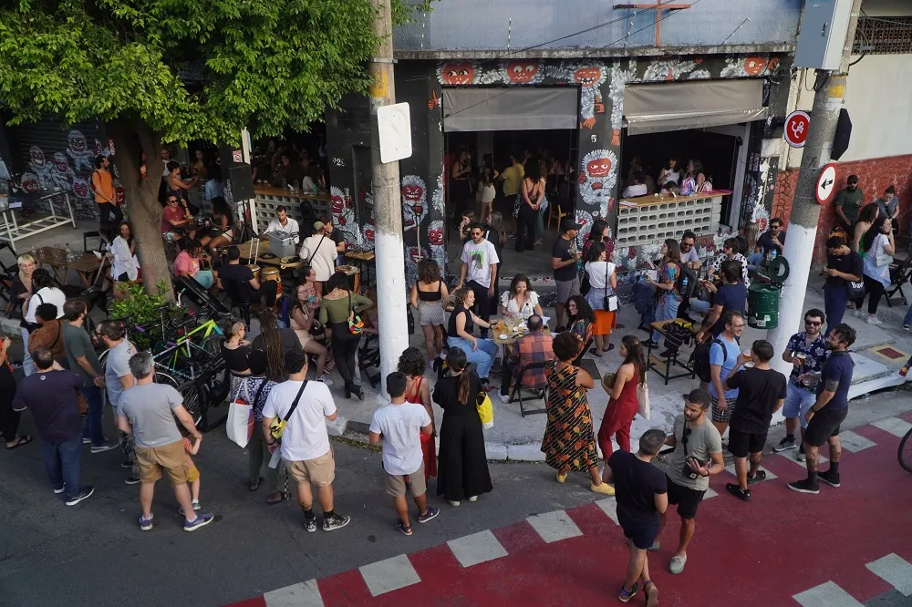 Rua Souza Lima: o novo point de bares e restaurantes que você precisa conhecer