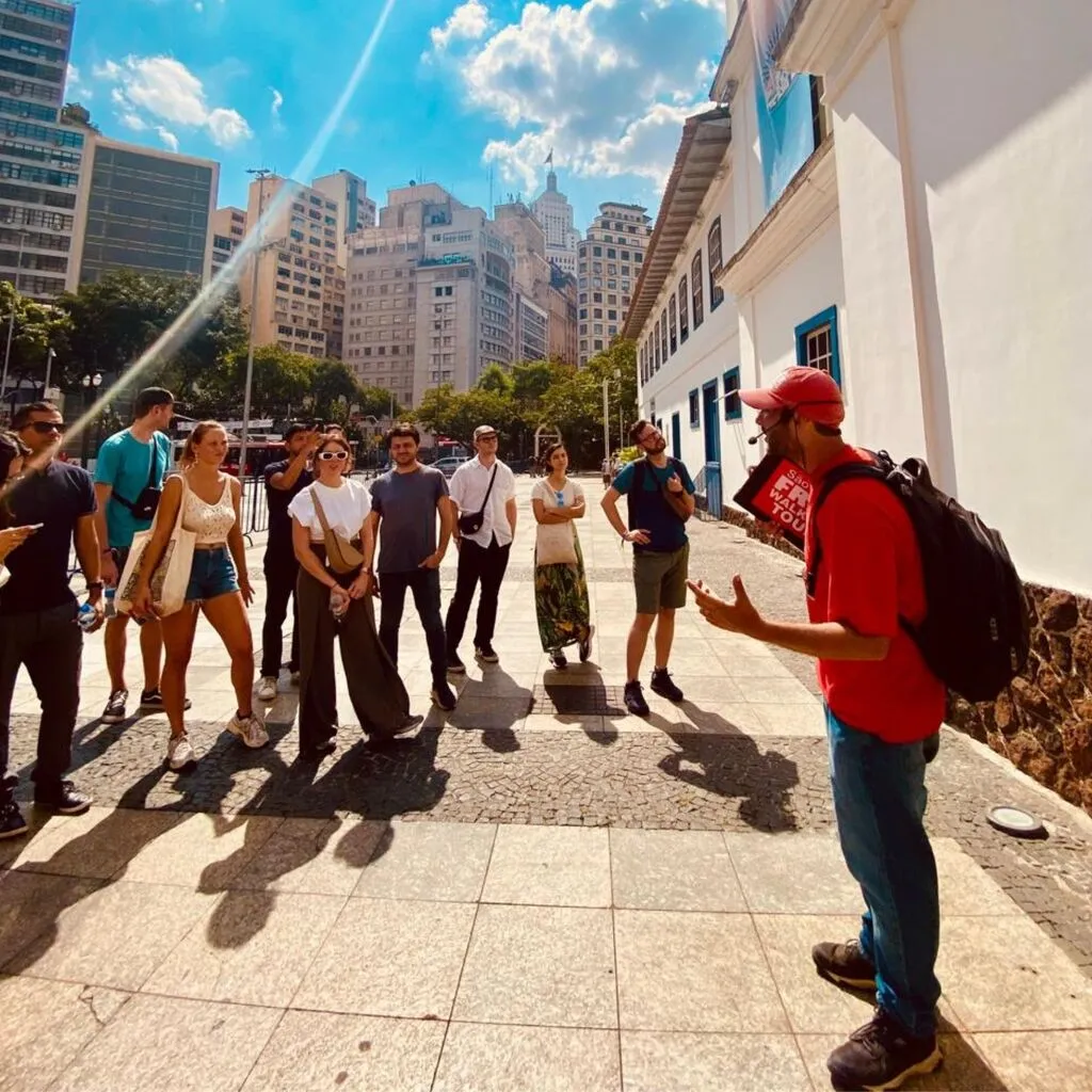 Grupo de turistas no Free Walking Tour