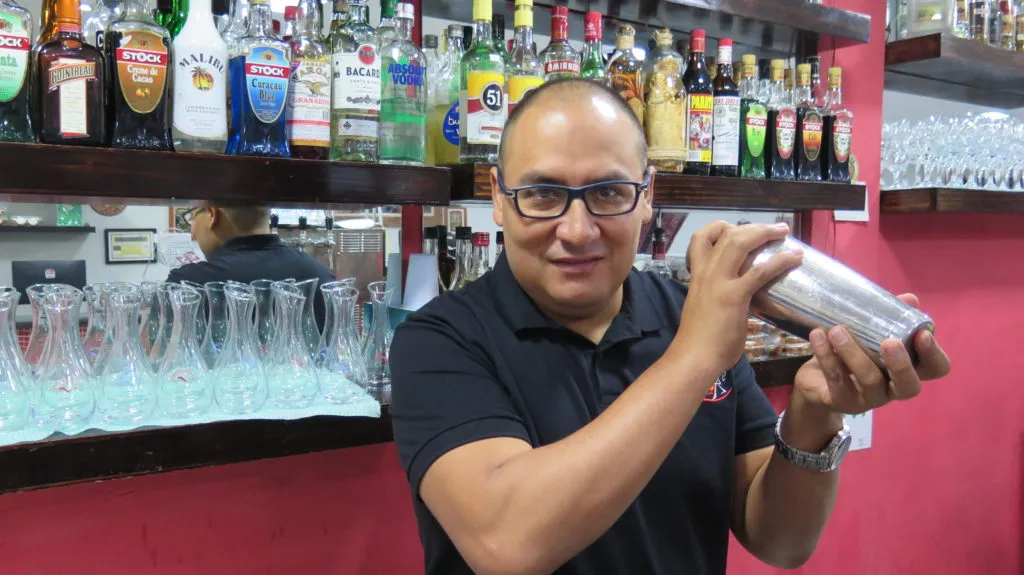 Conheça Edgard Villar, do Rinconcito Peruano, o rei da comida peruana em São Paulo