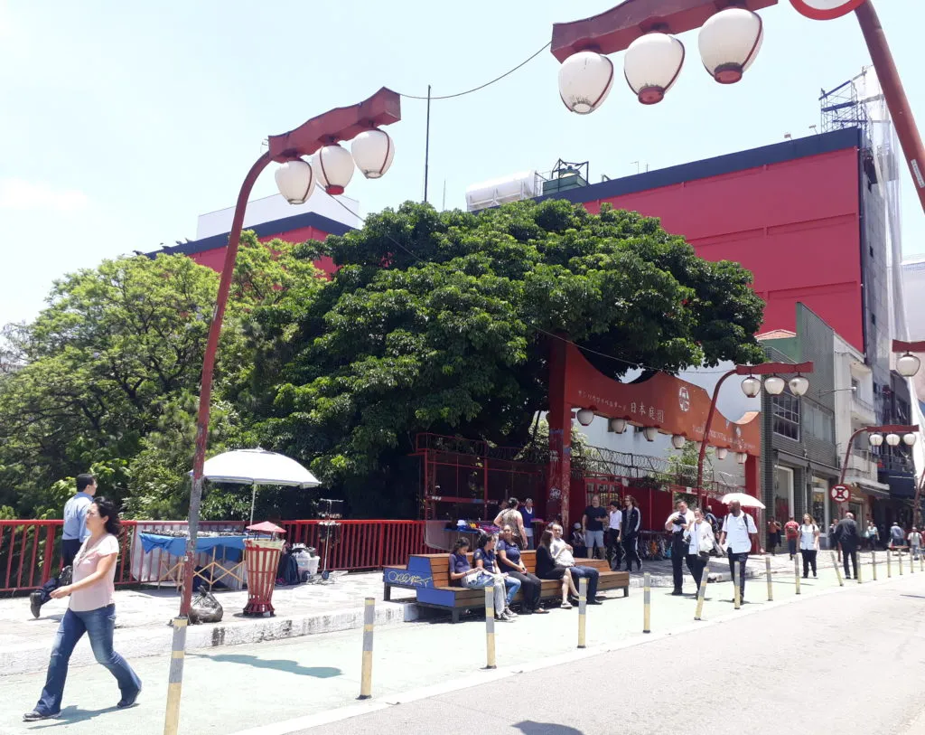 Compras na Liberdade: um roteiro para encontrar o que você precisa (ou nem sabia que precisava)