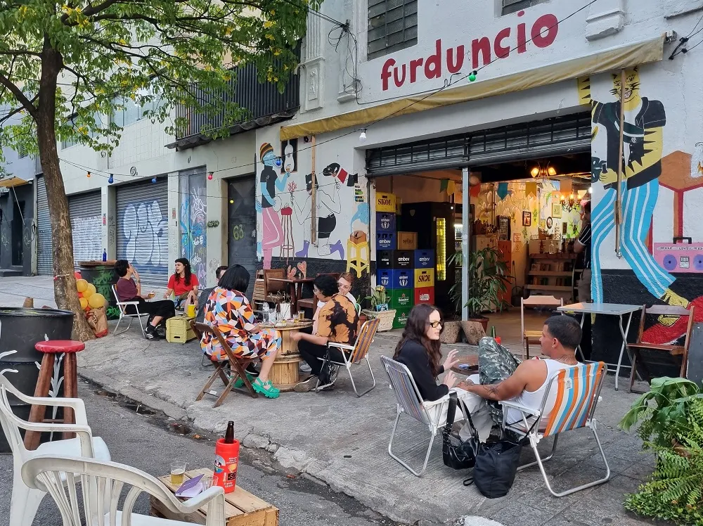 5 bares no Campos Elíseos pra você chamar de seu