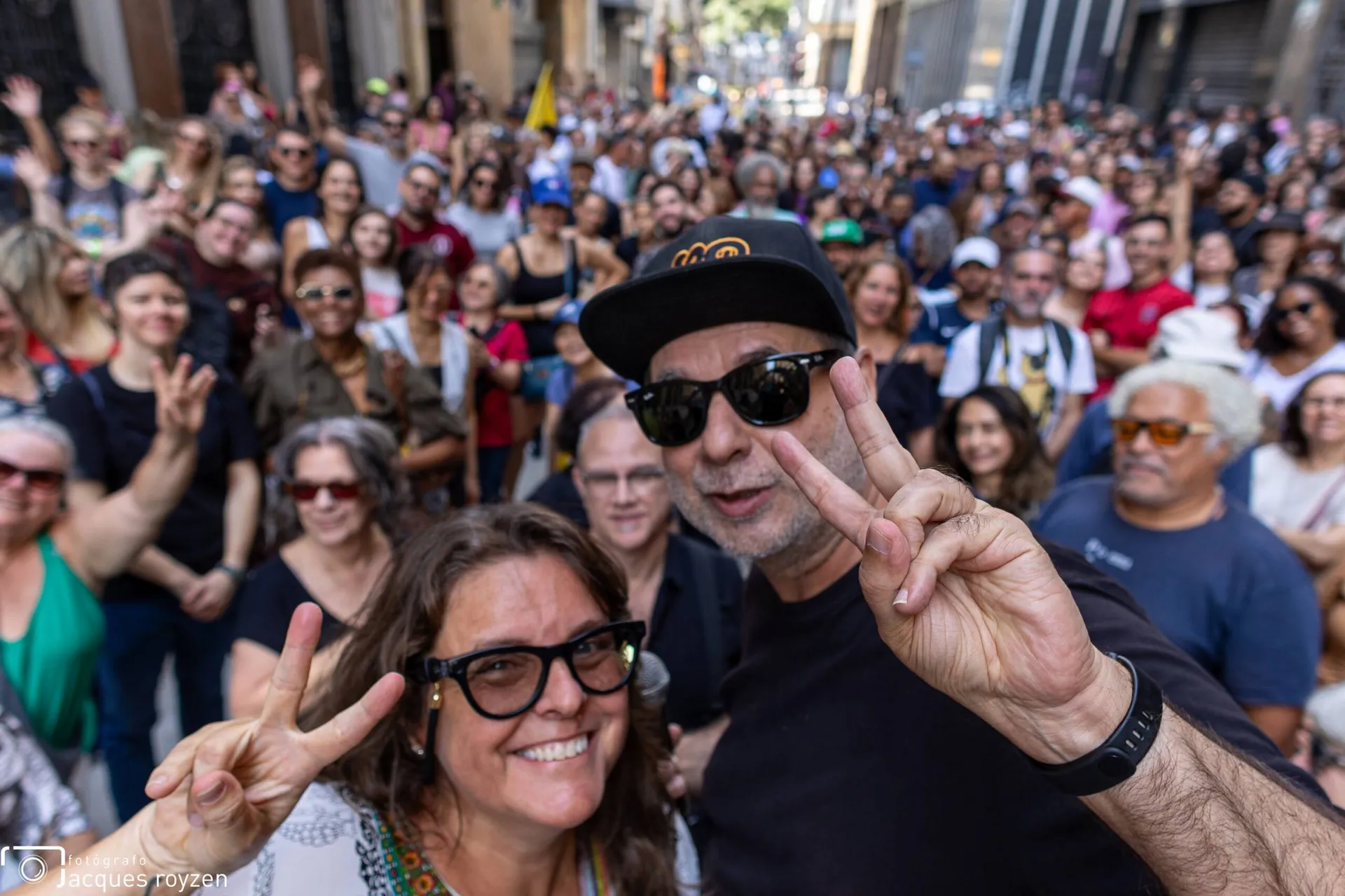 Centro de São Paulo lota para caminhada histórica e revela um desejo que nunca desapareceu