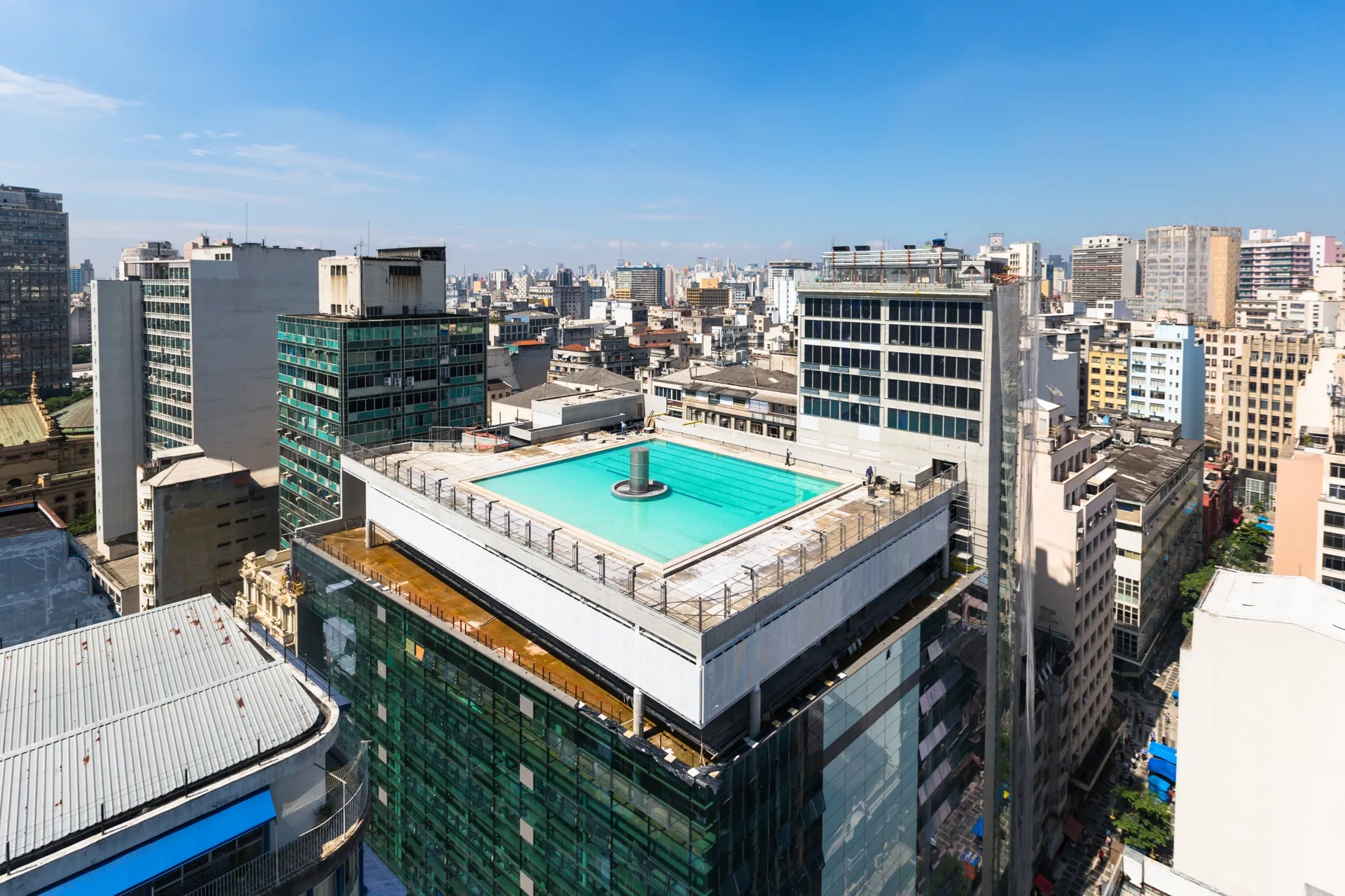 Piscina no topo e vista panorâmica? Conheça o Sesc 24 de Maio