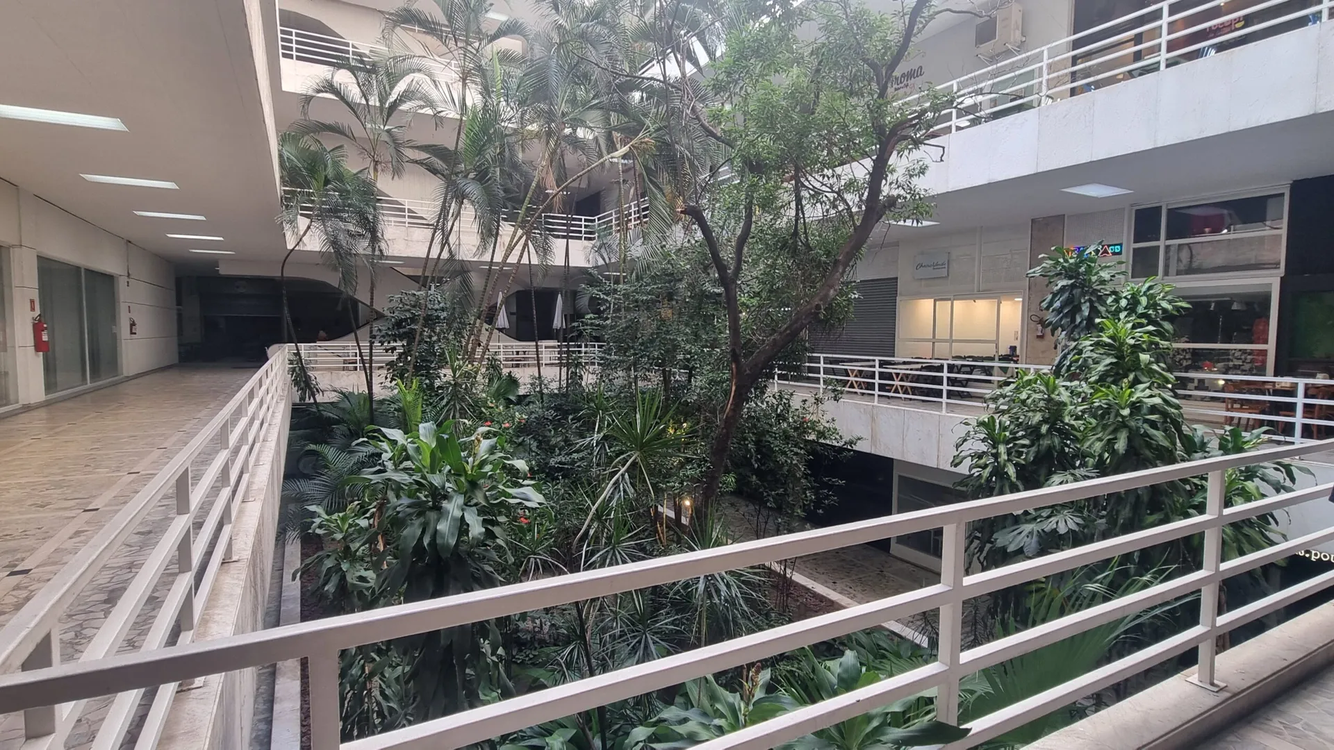 O design que ninguém vê: galerias e pisos do Centro de São Paulo viram percurso na DW!15