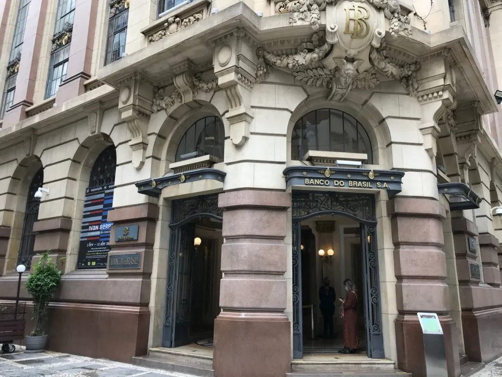 Prédio do CCBB, de agência bancária a centro cultural. Veja fotos históricas