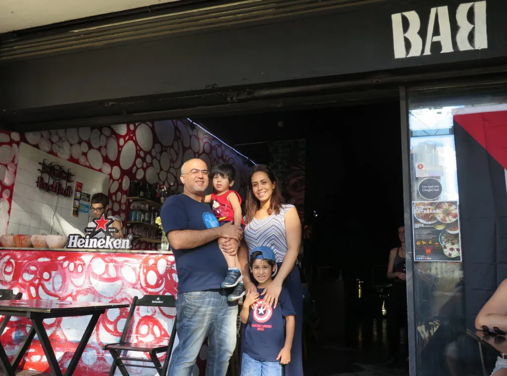 O casal de palestinos que fugiu da guerra na Síria e recomeçou a vida no Centro de SP