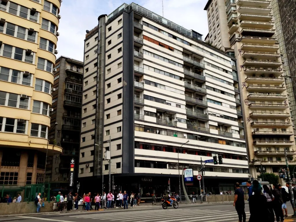 Edifício Esther, o primeiro modernista de São Paulo. Conheça a história do prédio e veja fotos