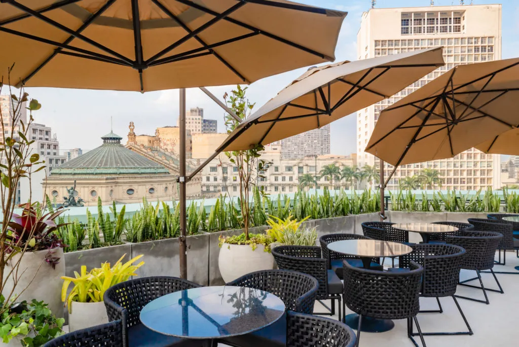 Priceless, o novo rooftop do Shopping Light com vista para o Theatro Municipal