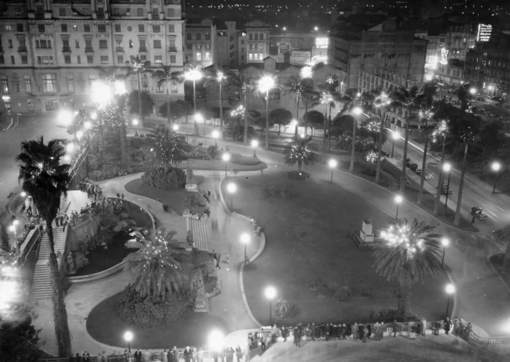 Fotos contam a história da iluminação pública em São Paulo