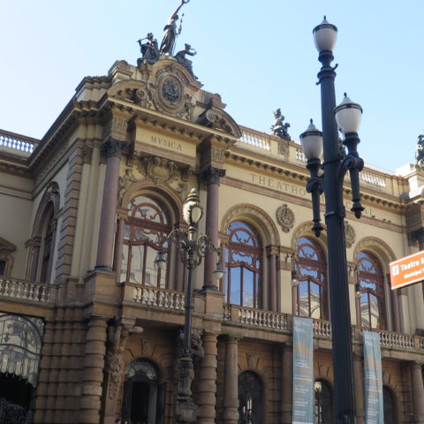 Orquestra Instituto GPA toca clássicos da MPB no Theatro Municipal