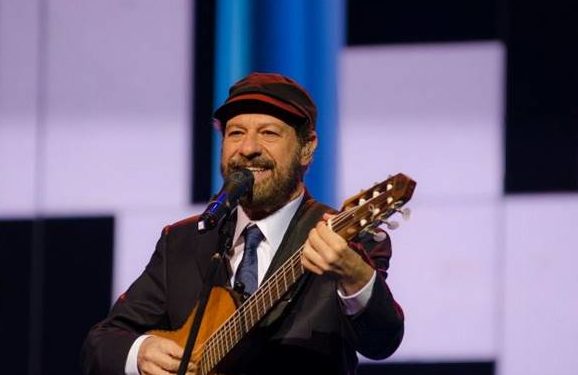 João Bosco faz show na Caixa Cultural em São Paulo