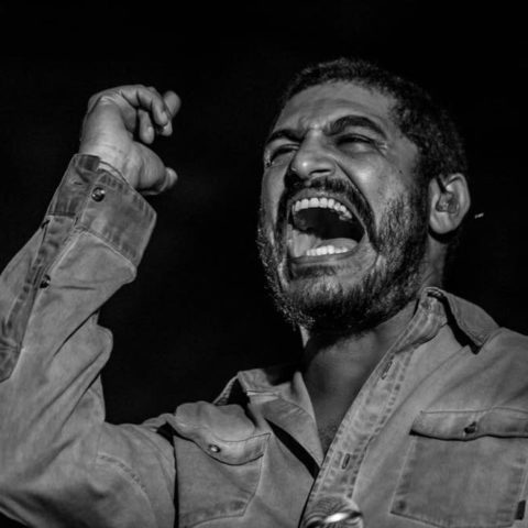 Eles não cantam rock, mas poderiam! Relembre 10 músicos que esbanjam atitude rock’n’roll